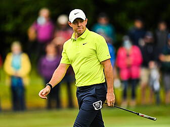 Rory McIlroy fights back to st...